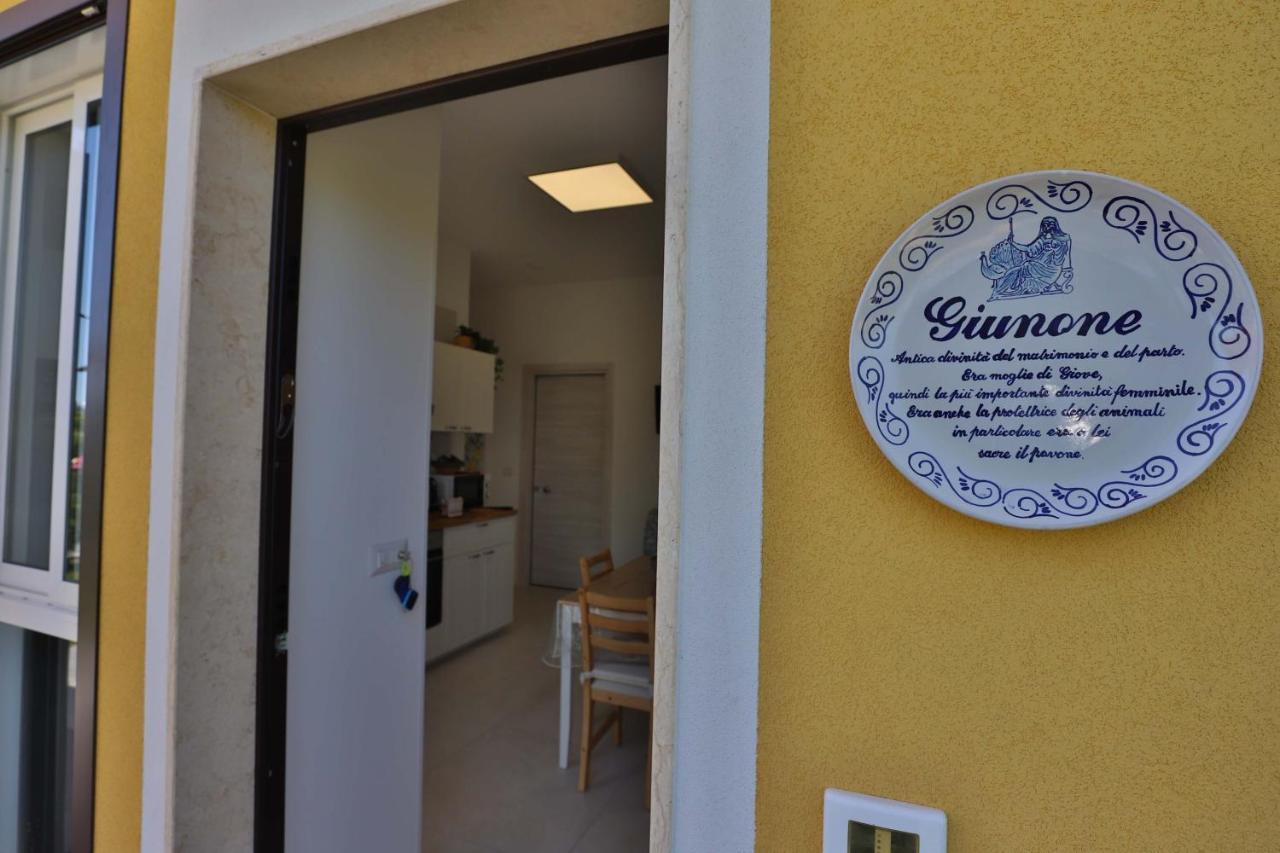 شقة I Giardini Dell'Olimpo بييسْتوم المظهر الخارجي الصورة